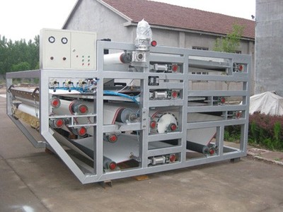 山東諸城惠明機械 專業(yè)污水處理設備廠家直銷，品質(zhì)與價格的雙重保障